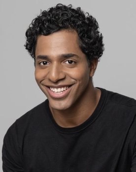 Vicente Junior as Augusto