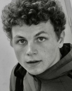 Victor Lefebvre as 