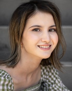 Amy Verzi-Worth as Wren