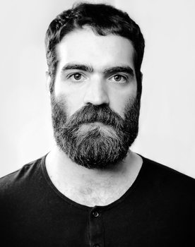 Yorgos Tsiantoulas as Demosthenes