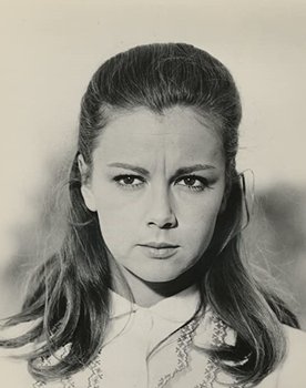 Lorella De Luca as Gloria