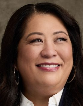 Kaliko Kauahi as Sandra Kaluiokalani