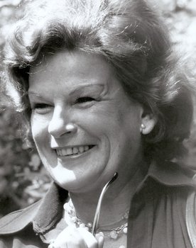 Maria Koterbska as Singer