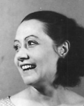 Sylvette Fillacier as Angèle