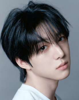 Baek Jun-hyuk as 