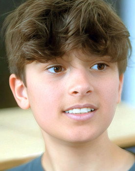 Maximillian Florio Barimani as Christian