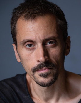 Niko Nicotera as Drew Glass