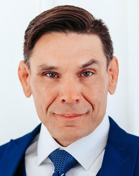 Tommy Schultz as Duncan