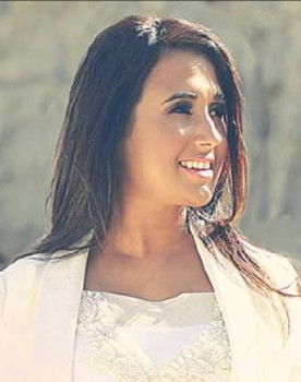 Danielle Cristina as Ela Mesma