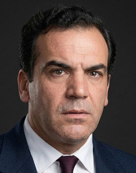 Osman Tuğaltay as Ali Yılmaz/Şen Ali