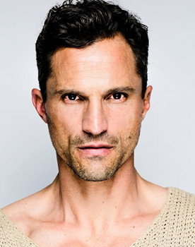 Dan Mor as Kye Cortland