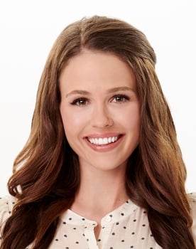 Jocelyn Hudon as Rae Parker