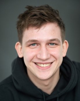 Максим Пушненков as Захар Дергачёв