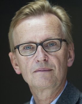 Johan Ulveson as The Raven Kloke (voice)
