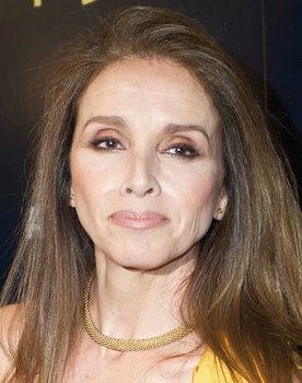 Ana Belén as Alejandra