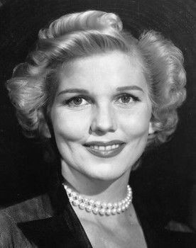 Joyce Mathews as Lorelei