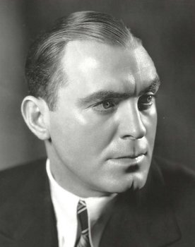 Pat O’Brien as Detective Butch Saunders