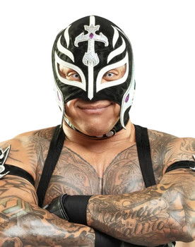 Óscar Gutiérrez Rubio as Rey Mysterio