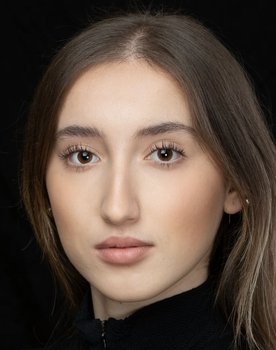 Rania Ben Fattoum as Vanessa