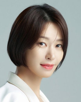 Jung Ae-yeun as Moon Seong-suk