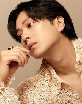 Mackenyu as Aoi Nishino