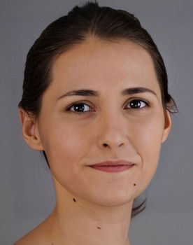 Ecem Akyol as Güler
