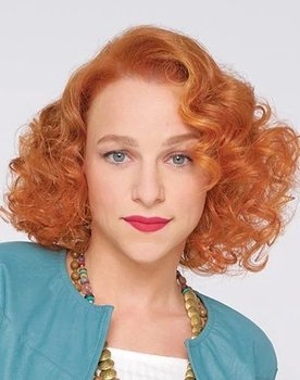 Eleana Stravodimou as 
