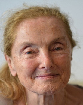 Erni Mangold as Alte Frau