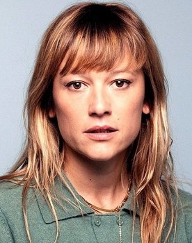 Élisa Erka as Clara