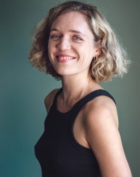 Stella Goritzki as Klara