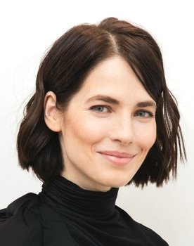 Yuliya Snigir as Kristina Sveshnikova