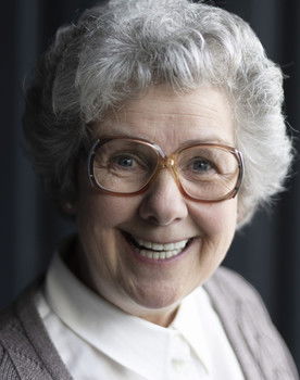 Jutta Mühle as Alte Oma