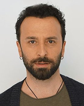 Hakan Atalay as Salih