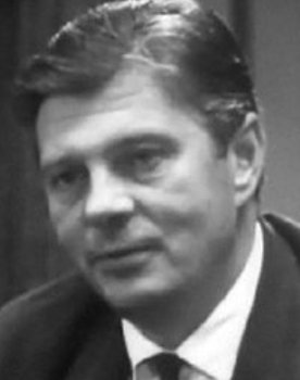 Ivan Tarkhanov as Вильям Сесиль