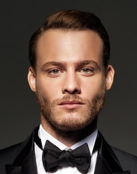 Kerem Bürsin as Cem