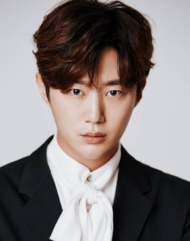 Han Eun-seong as Cheon Choong-gi