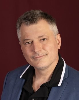 Zsolt Homonnay as Paris