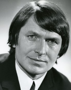 Rudolf Allabert as Lauri