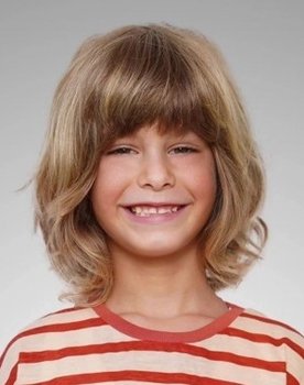 Pamir Boyraz as Memo Köker