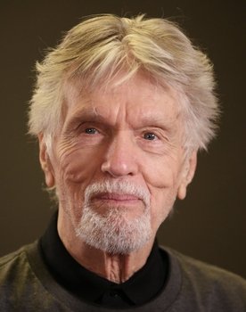 Tom Skerritt as Sgt. Stan Showalter