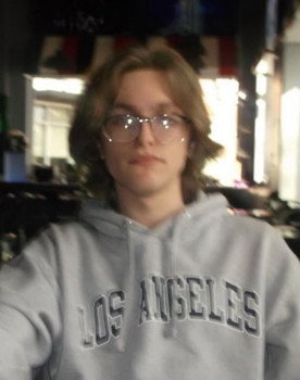 Mike Lavit as Arthur Greenwich