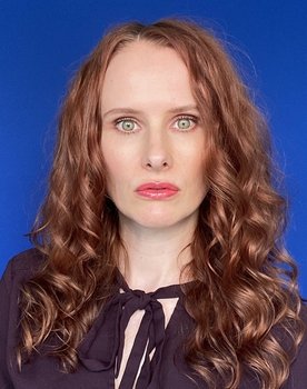 Jena Mroz as Psychic