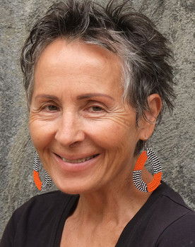 Elaine Brière as Presenter / Narrator