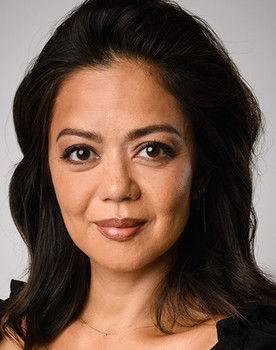 Cystine Carreon as Mevrouw Bai (voice)