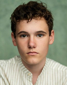 Hugo Hutton-Iliff as James