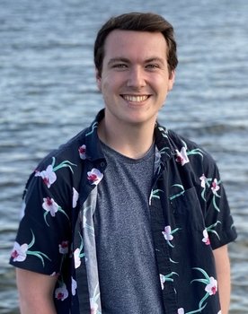 Derek Manderson as Leonard