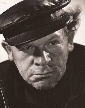 Otto Waldis as Yanusz Danielchik