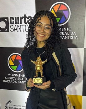 Luiza Borges as Clara