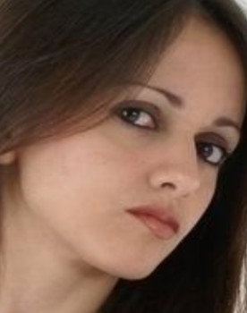 Elaine Thrash Oliveira as 