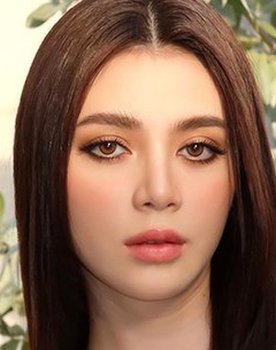 Mimi Ruethaiphat Phatthananapaphangkorn as Gina